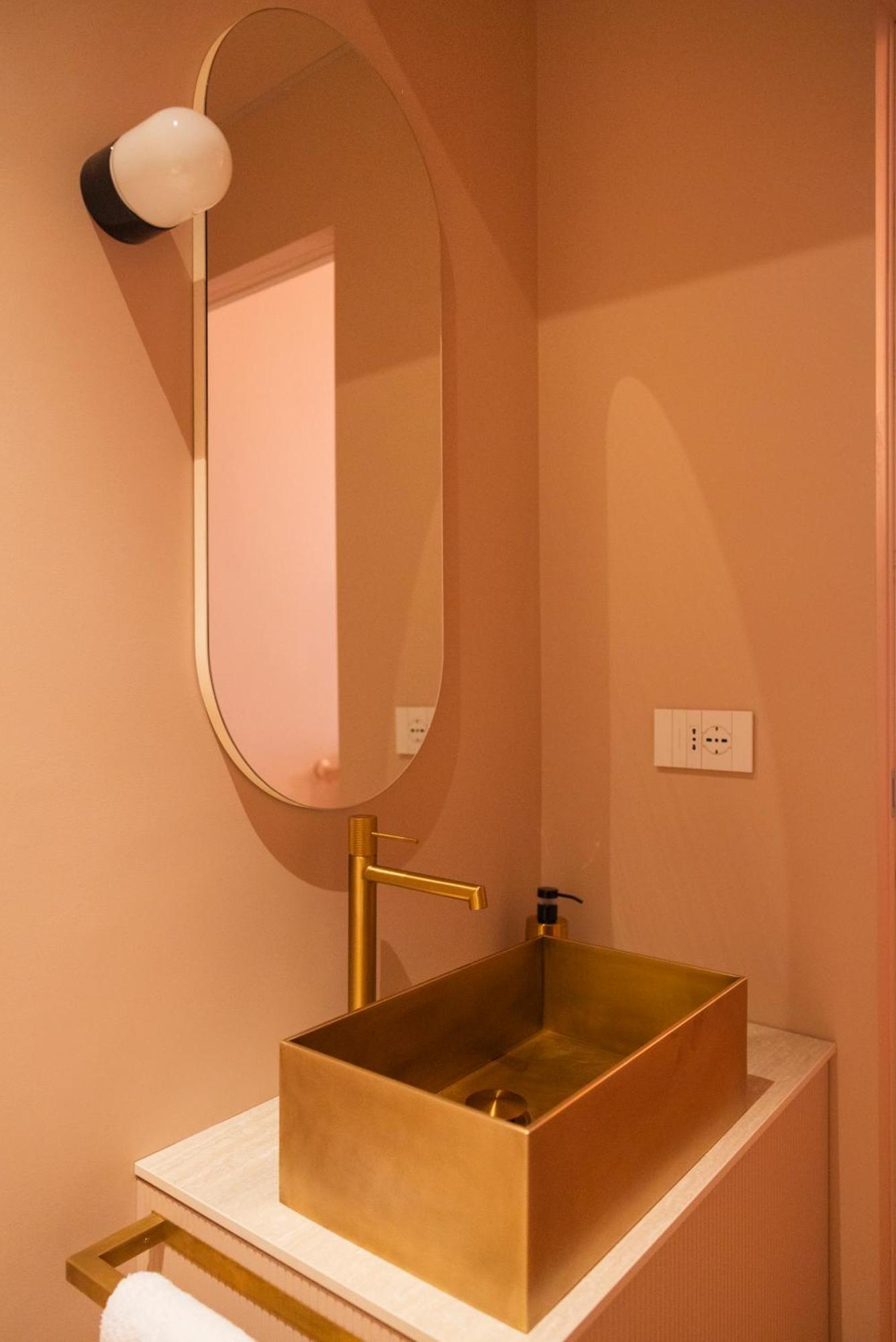 Fontana 16 Rooms Milan Bagian luar foto